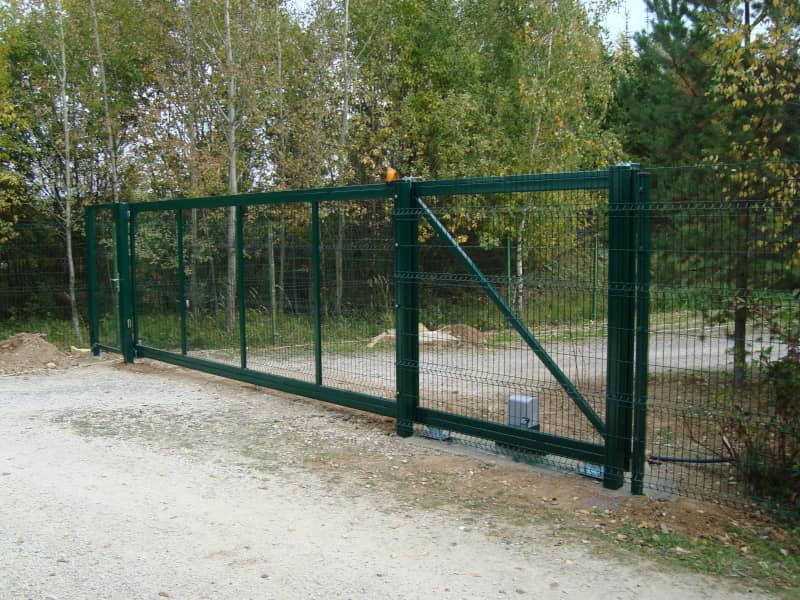 Сетчатый забор DoorHan в Липецке с установкой