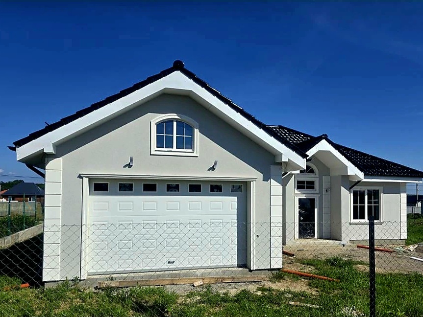 Секционные ворота DoorHan в Липецке с установкой