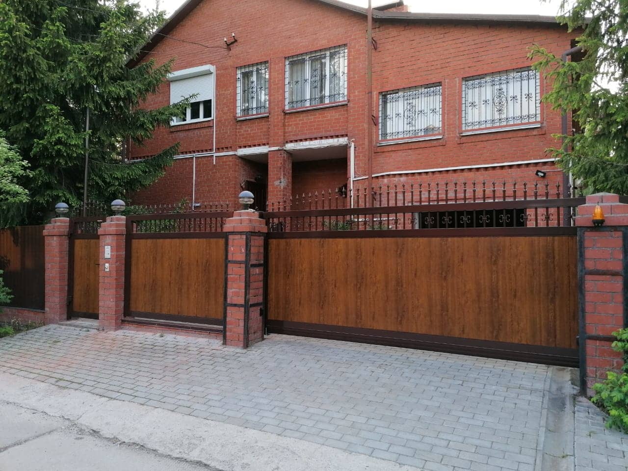 Уличные ворота DoorHan в Липецке с установкой